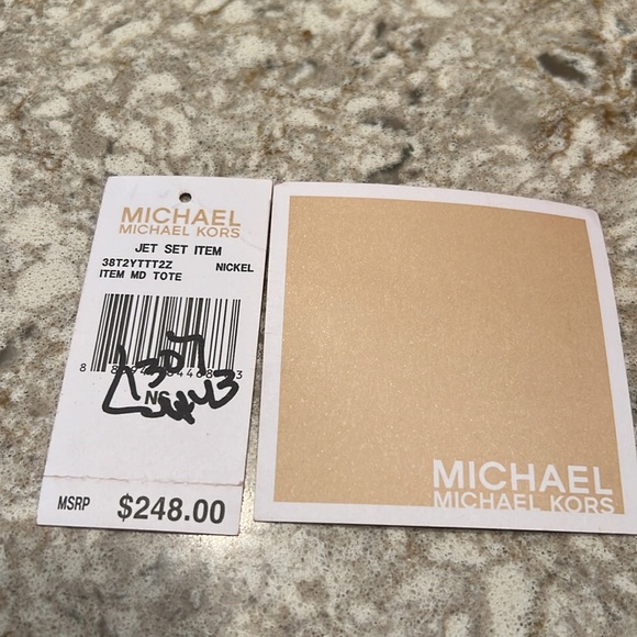 Micheal Kors silver shoulder bag - Picture 8 of 8